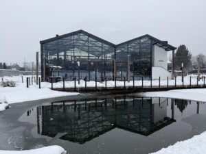 glass house architecture- cafe